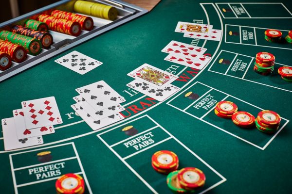 Cách chơi blackjack đơn giản và dễ thắng
